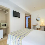 Отель Madrid Торевьиа