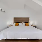Отель Madrid Торевьиа