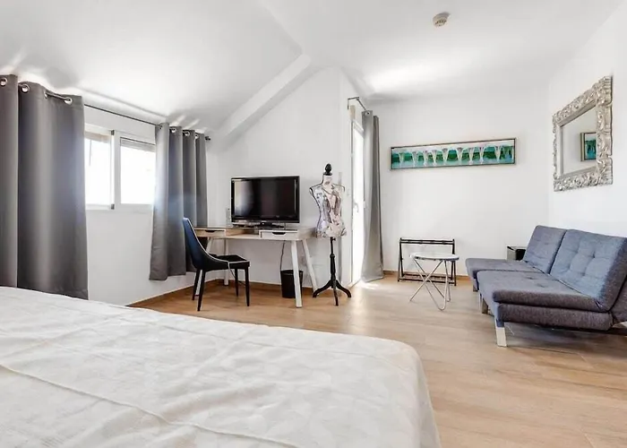 Madrid 3* Торевьиа