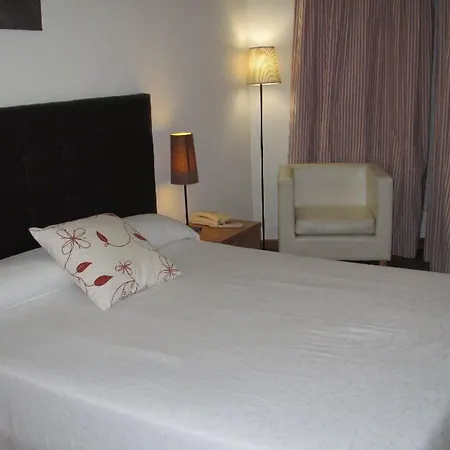 Madrid 3* Торевьиа